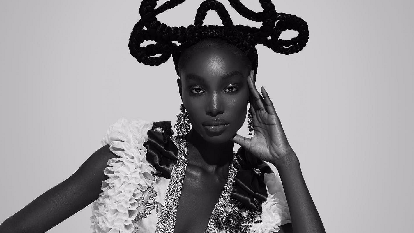 BOLA EDUN