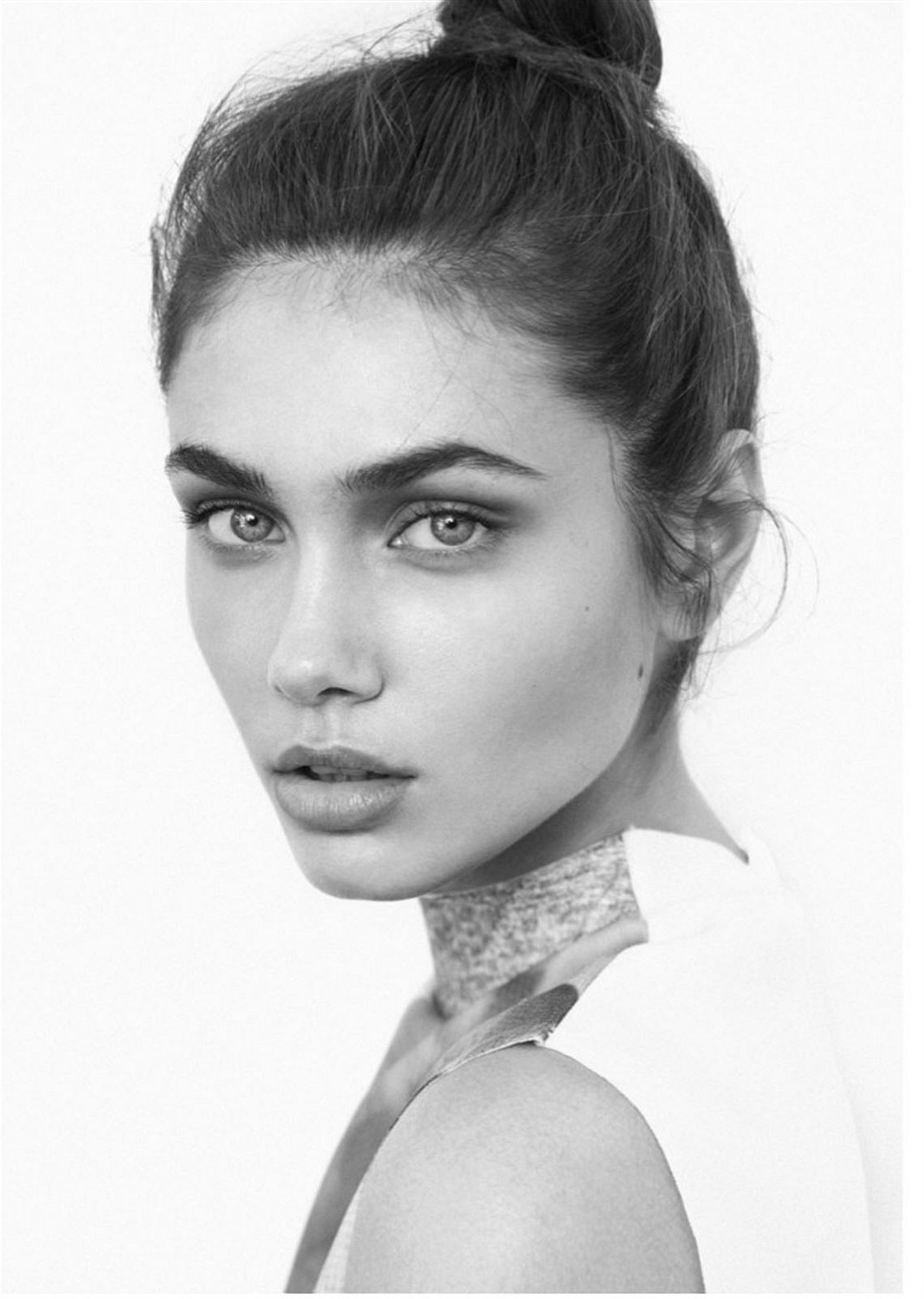 VIKA BRONOVA