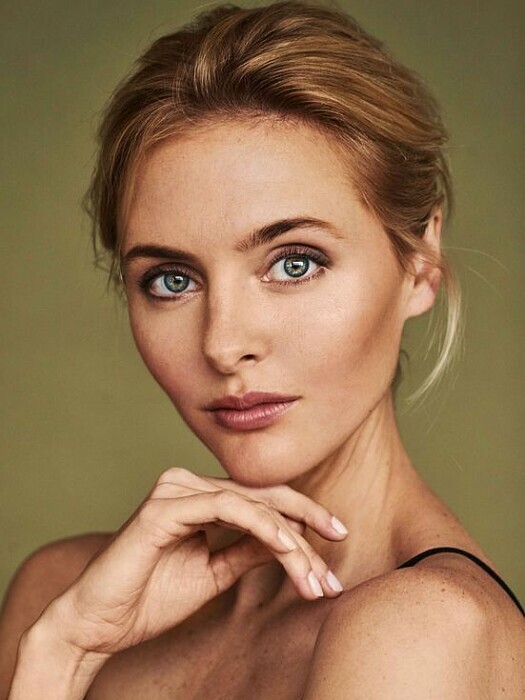 JULIA JOSEPH