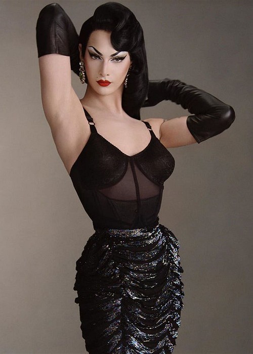 VIOLET CHACHKI