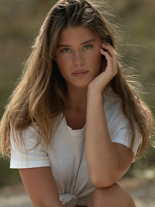 NICOLE BOOKER