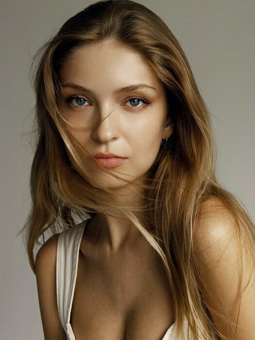CHLOE KRURNOWSKI