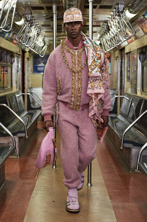 Salomon & Denek walks for Pre-Fall 2020 Moschino Runway Show in the BIG APPLE!! Salomon & Denek walks for Pre-Fall 2020 Moschino Runway Show in the BIG APPLE!!